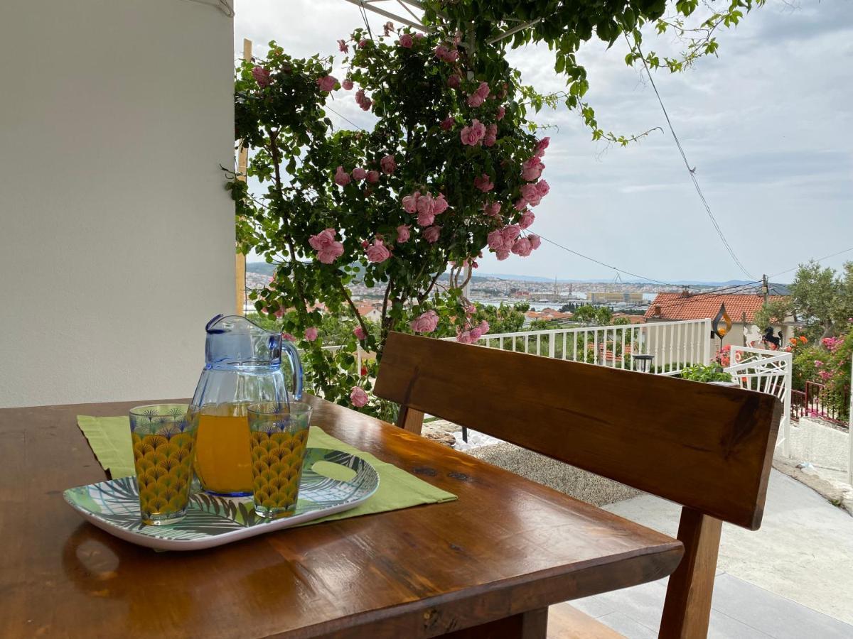 Apartment Carmen Trogir Eksteriør bilde