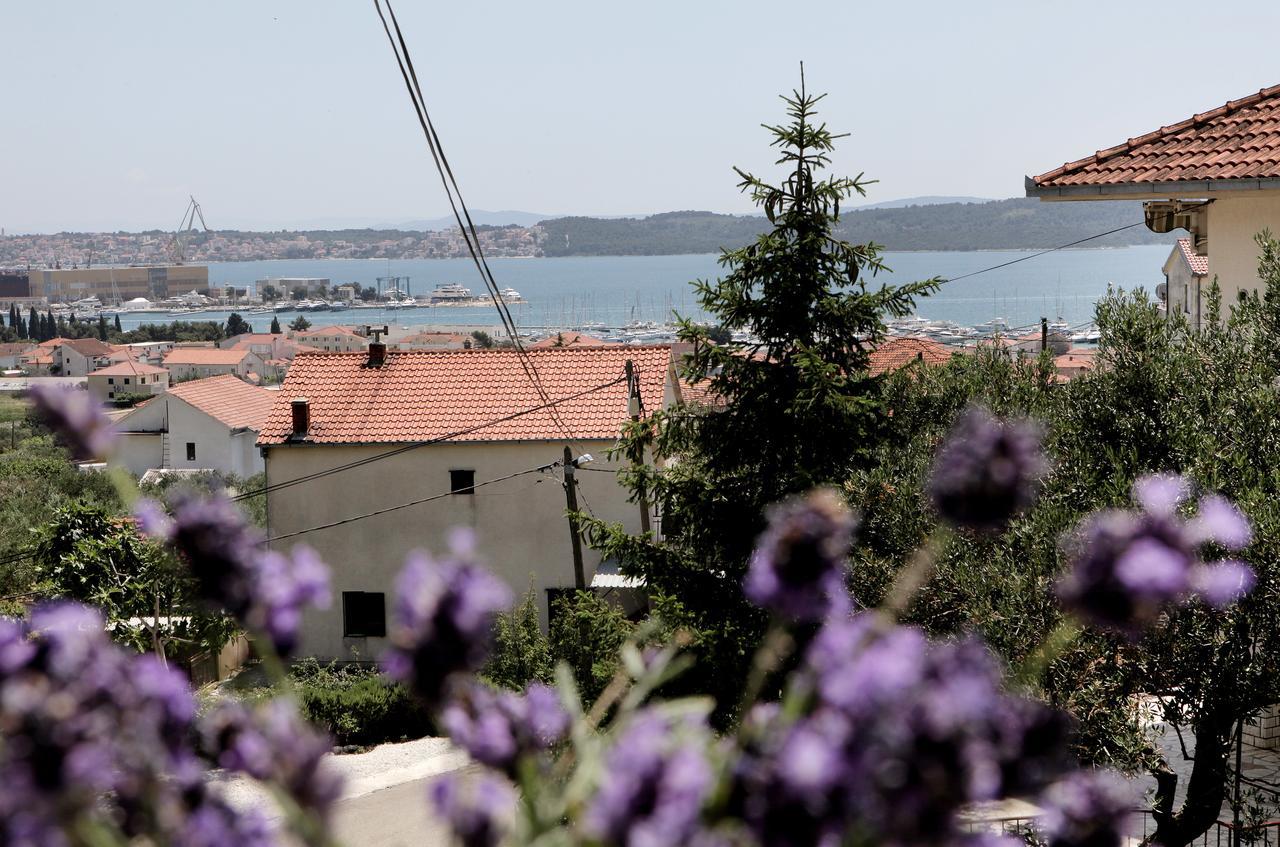 Apartment Carmen Trogir Eksteriør bilde